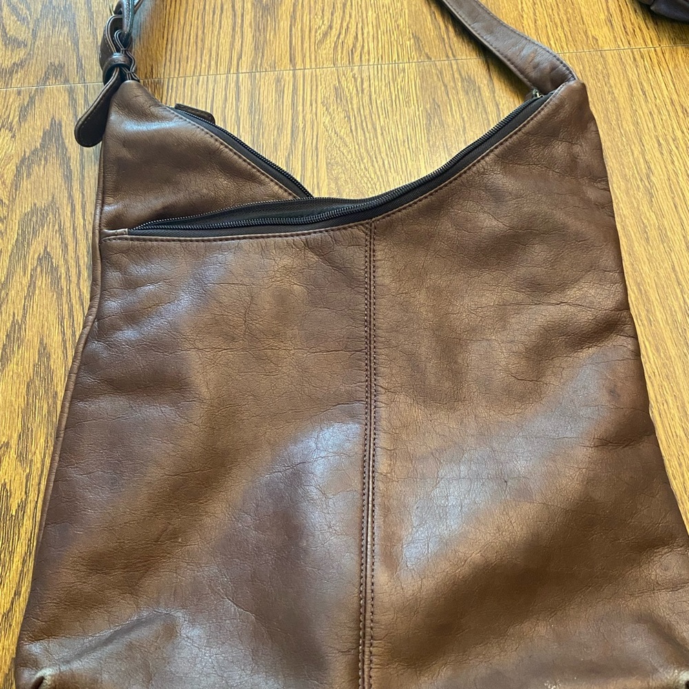 Boulder Ridge Leather Shoulder Bag